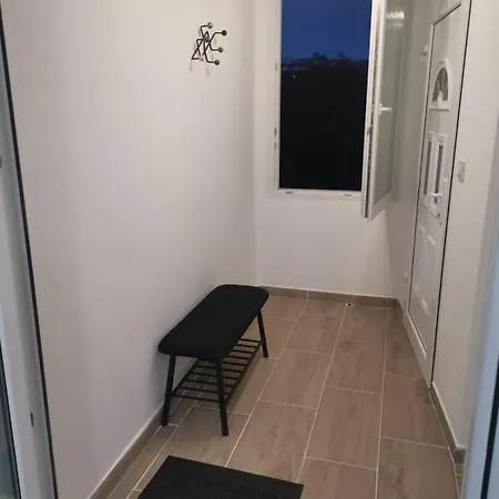 Apartman Emily Cavle Exterior photo